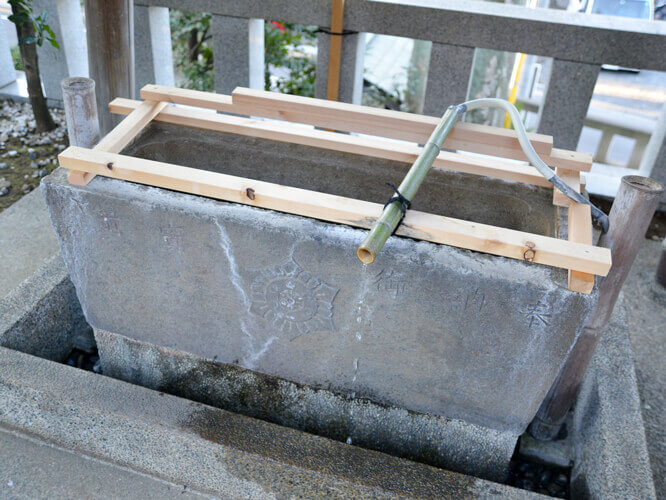 神社・寺院・石材の苔を効率的に落とす高圧洗浄