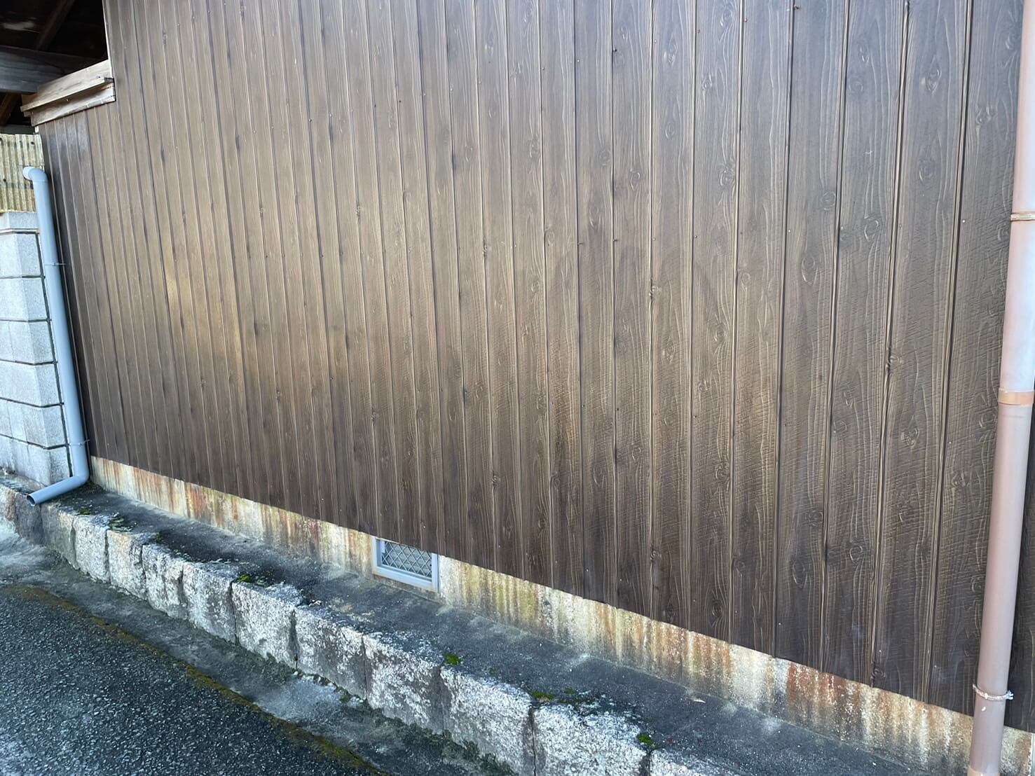 東大阪市A様の外壁落書き消しアフター３